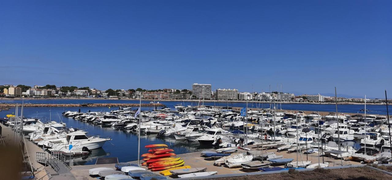 Precioso Apartamento En Primera Linea De Mar L' Escala Exterior foto
