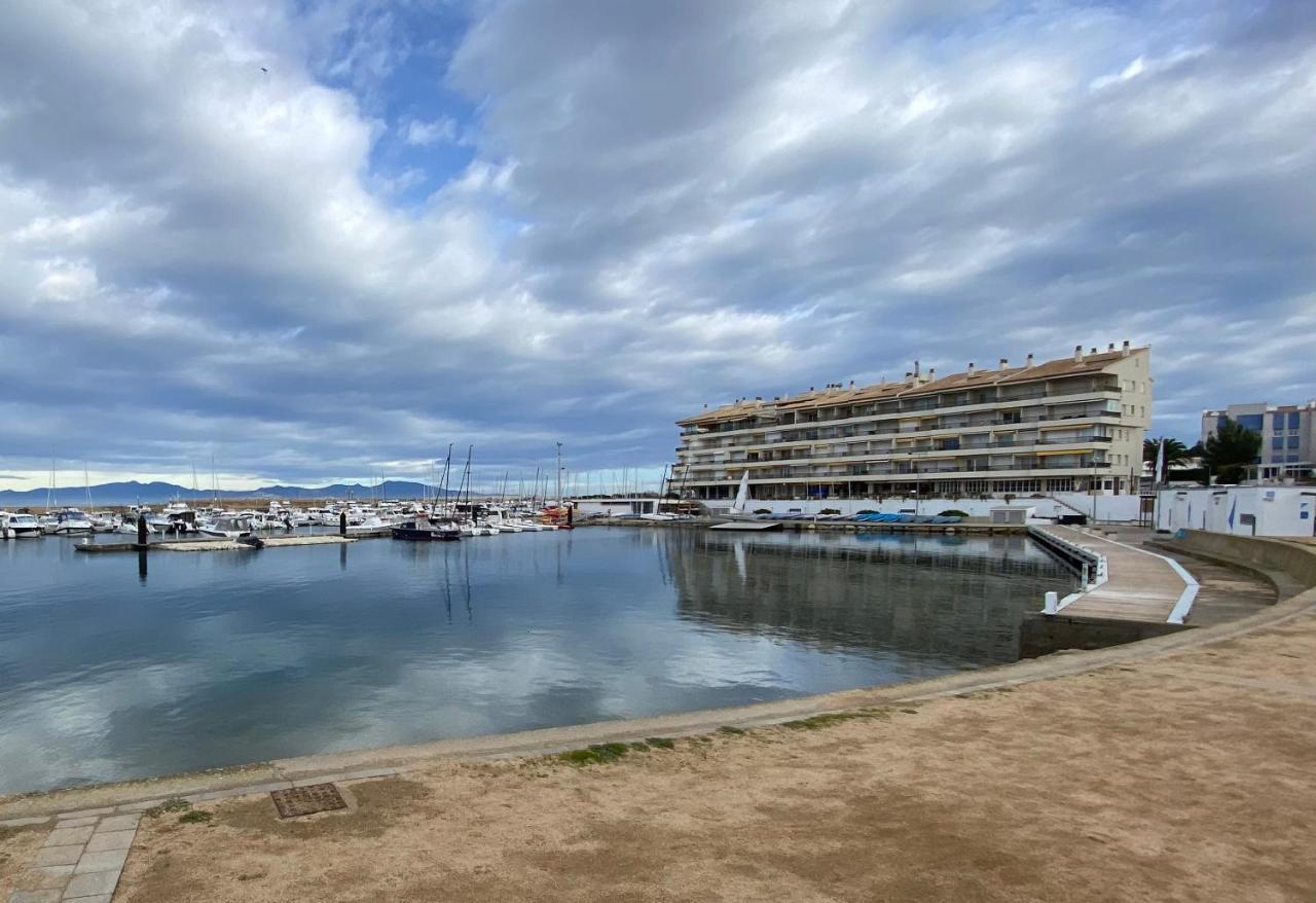 Precioso Apartamento En Primera Linea De Mar L' Escala Exterior foto